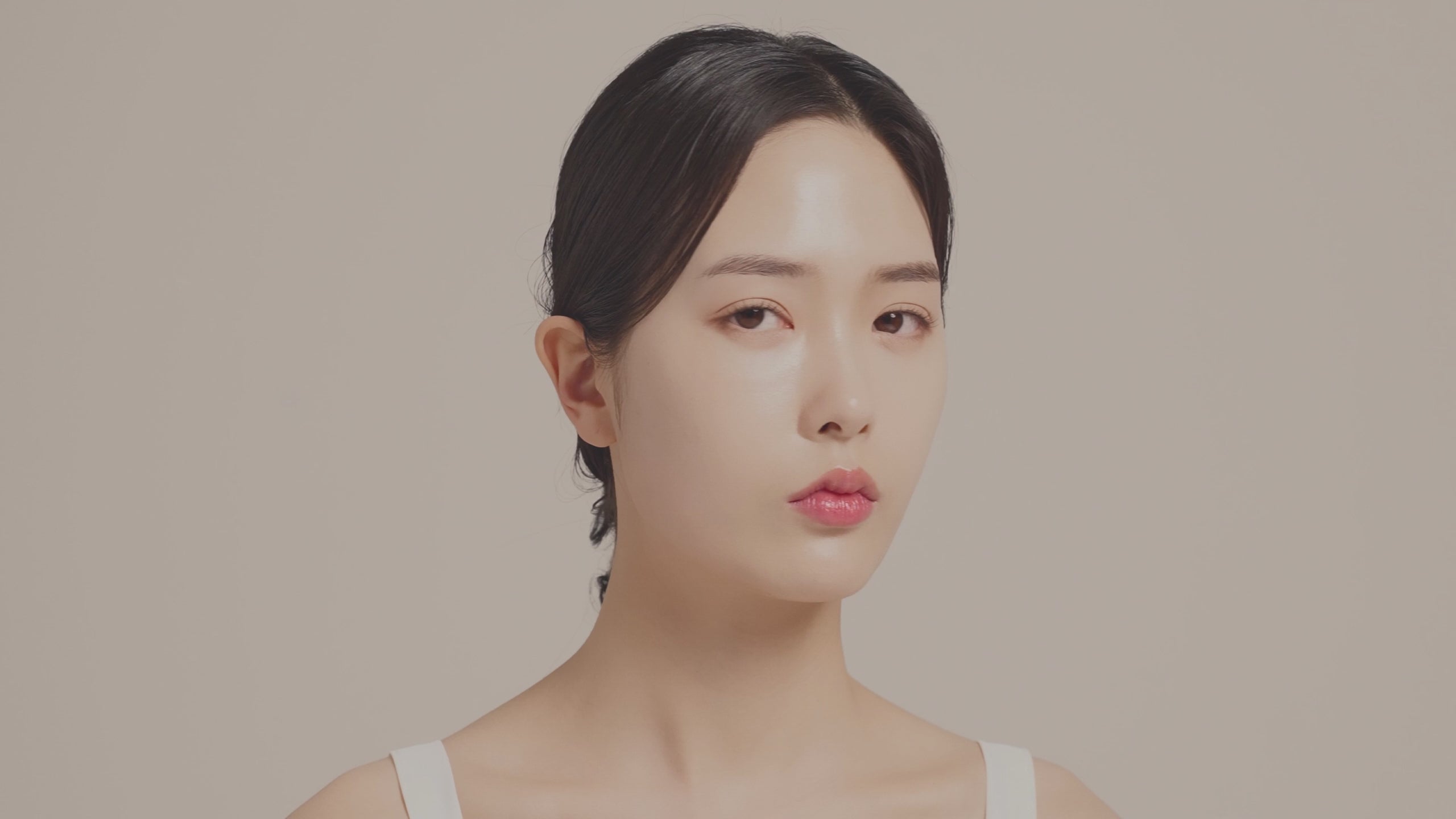 Cargar vídeo: OWNALL Collagen Lifting  Rolling Eye Cream