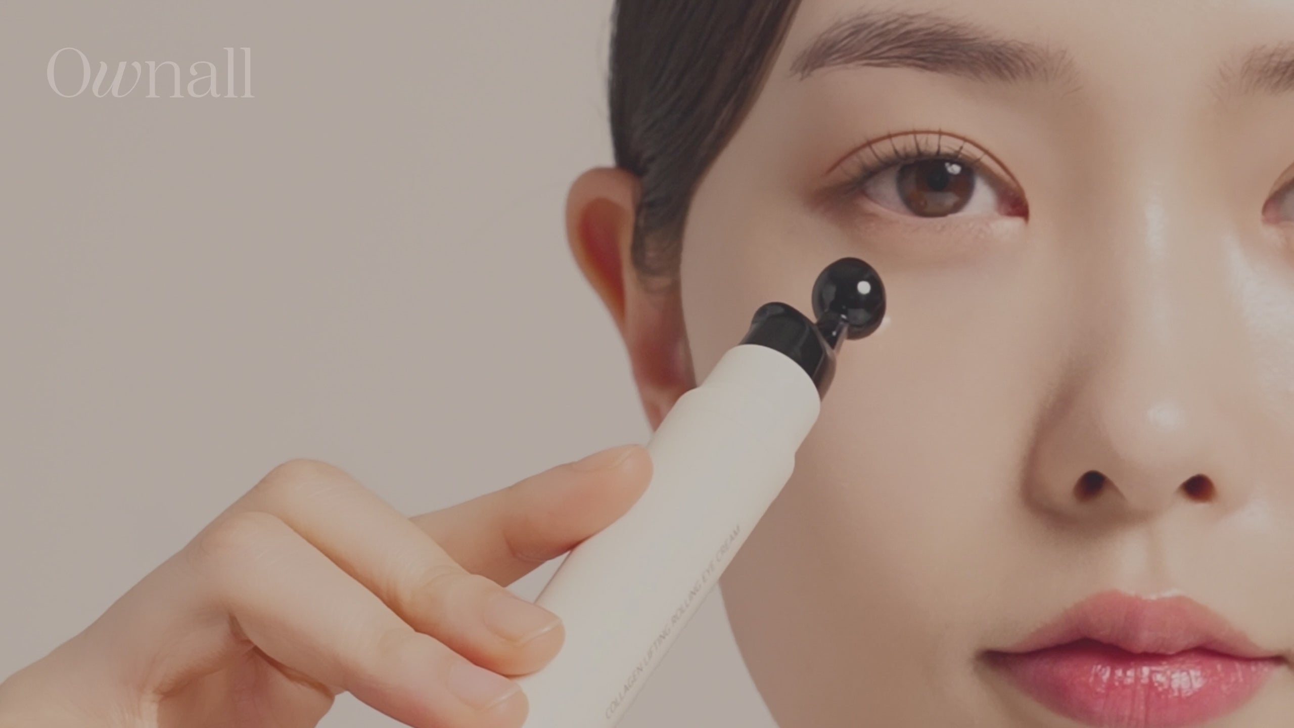 Cargar vídeo: OWNALL Collagen Lifting  Rolling Eye Cream